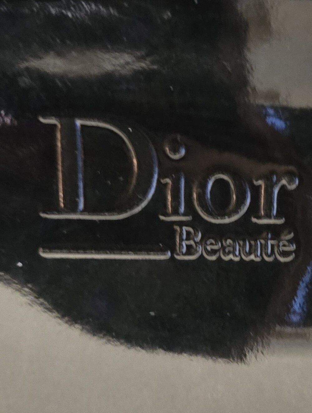 Dior Beaute Black Patent Cosmetic Pouch/Clutch With Magnetic Closure.  EUC - Picture 2 of 8